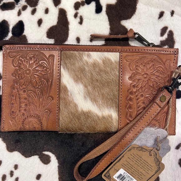 STS Ranchwear Wallet Brown Leather Tooled Cowhide Zip  Clutch Yipee Wristlet New - Picture 2 of 7